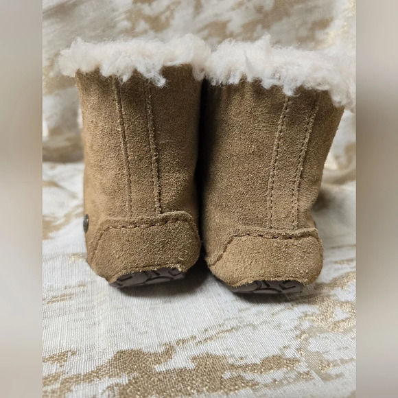UGG ALENA KIDS MOCCASIN CHESTNUT SUEDE SLIPPERS US KIDS SIZE 1 - Picture 4 of 8